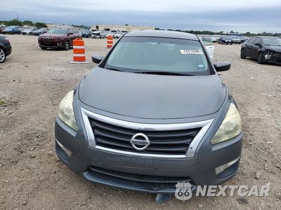 Piąte zdjęcie samochodu w środku: 2015 NISSAN ALTIMA 2.5 S VIN:1N4AL3AP3FN401861 - miniatura