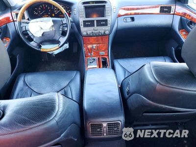 Zdjęcie 8 z 12 samochodu: 2006 LEXUS LS 430 VIN:JTHBN36F965050588 - miniatura