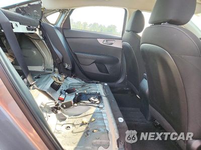 Zdjęcie 10 z 12 samochodu: 2022 KIA FORTE LXS VIN:3KPF24AD3NE423411 - miniatura