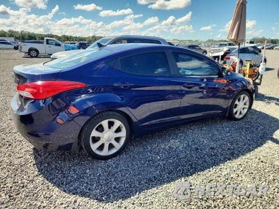 Trzecie zdjęcie samochodu z tyłu: 2013 HYUNDAI ELANTRA LIMITED VIN:5NPDH4AE7DH251909 - miniatura