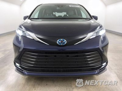 Piąte zdjęcie samochodu w środku: 2025 TOYOTA SIENNA XLE 8-PASSENGER VIN:5TDYRKEC6SS238586 - miniatura