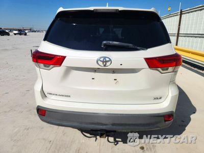 Zdjęcie 6 z 13 samochodu: 2018 TOYOTA HIGHLANDER XLE VIN:5TDKZRFH7JS527869 - miniatura