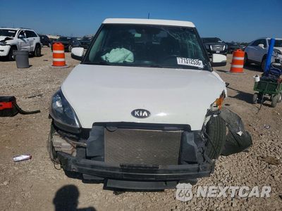 Piąte zdjęcie samochodu w środku: 2013 KIA SOUL + VIN:KNDJT2A61D7539976 - miniatura