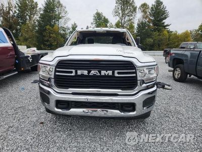 Piąte zdjęcie samochodu w środku: 2019 RAM 3500 BIG HORN VIN:3C63RRHL0KG724315 - miniatura