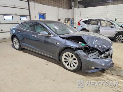 Czwarte zdjęcie samochodu z boku: 2019 TESLA MODEL S VIN:5YJSA1E26KF332213 - miniatura