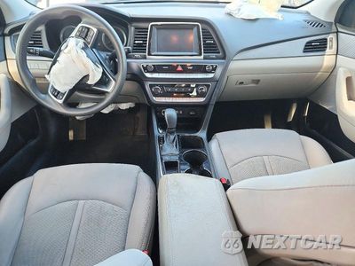 Zdjęcie 8 z 12 samochodu: 2019 HYUNDAI SONATA SE VIN:5NPE24AF1KH769946 - miniatura
