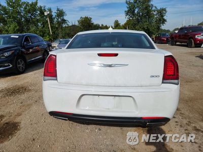 Zdjęcie 6 z 12 samochodu: 2019 CHRYSLER 300 TOURING VIN:2C3CCAAG3KH722989 - miniatura