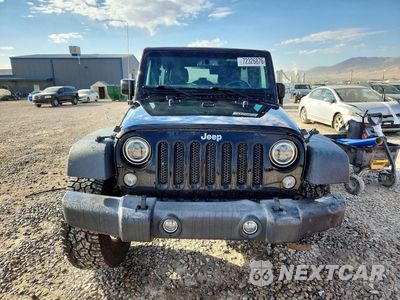 Piąte zdjęcie samochodu w środku: 2017 JEEP WRANGLER UNLIMITED SPORT VIN:1C4BJWDG2HL574237 - miniatura