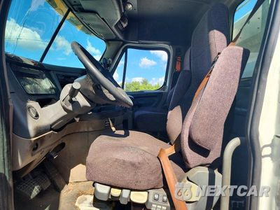 Zdjęcie 7 z 13 samochodu: 2014 FREIGHTLINER CASCADIA SEMI TRUCK VIN:3AKJGEBG1ESFS2178 - miniatura