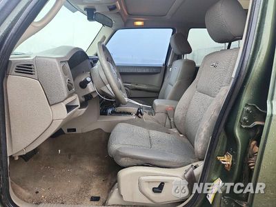 Zdjęcie 7 z 13 samochodu: 2006 JEEP COMMANDER VIN:1J8HG48K86C356773 - miniatura
