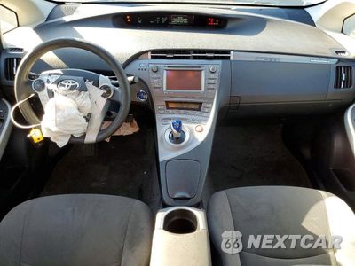 Zdjęcie 8 z 12 samochodu: 2012 TOYOTA PRIUS PLUG-IN HYBRID BASE VIN:JTDKN3DP2C3002922 - miniatura