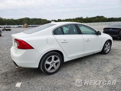 Trzecie zdjęcie samochodu z tyłu: 2013 VOLVO S60 T5 VIN:YV1612FS4D1231487 - miniatura