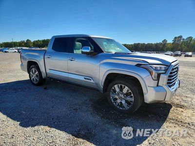 Czwarte zdjęcie samochodu z boku: 2024 TOYOTA TUNDRA CREWMAX CAPSTONE VIN:5TFVC5DBXRX055775 - miniatura
