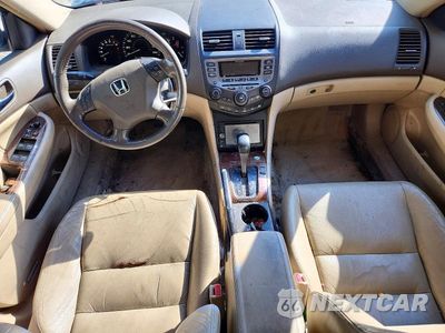 Zdjęcie 8 z 12 samochodu: 2007 HONDA ACCORD EX VIN:1HGCM56887A213764 - miniatura