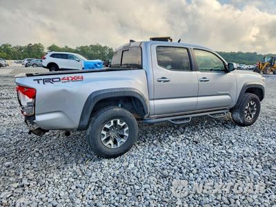 Trzecie zdjęcie samochodu z tyłu: 2017 TOYOTA TACOMA TRD OFF-ROAD VIN:5TFCZ5AN9HX075034 - miniatura