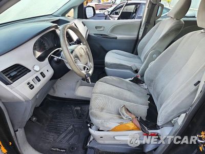 Zdjęcie 7 z 13 samochodu: 2013 TOYOTA SIENNA L 7-PASSENGER VIN:5TDZK3DCXDS289771 - miniatura