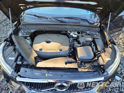 Zdjęcie 11 z 12 samochodu: 2020 VOLVO XC40 T5 MOMENTUM VIN:YV4162UK1L2264439 - miniatura
