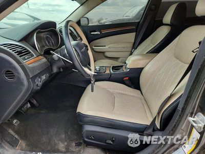 Zdjęcie 7 z 13 samochodu: 2015 CHRYSLER 300 VIN:2C3CCAPT0FH898649 - miniatura