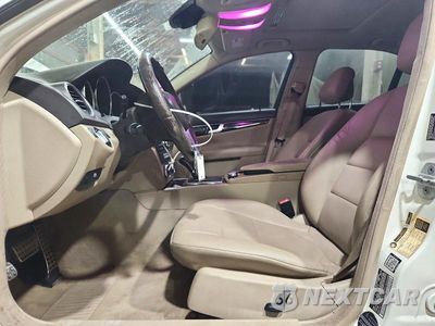 Zdjęcie 7 z 13 samochodu: 2012 MERCEDES-BENZ C 250 VIN:WDDGF4HBXCR193306 - miniatura