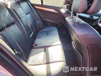 Zdjęcie 10 z 12 samochodu: 2010 MERCEDES-BENZ C 300 VIN:WDDGF5EB8AR095771 - miniatura