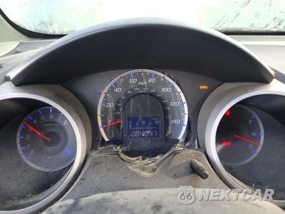 Zdjęcie 9 z 13 samochodu: 2010 HONDA FIT SPORT VIN:JHMGE8G43AS027737 - miniatura