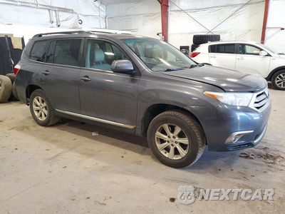 Czwarte zdjęcie samochodu z boku: 2013 TOYOTA HIGHLANDER SE VIN:5TDBK3EH0DS183406 - miniatura