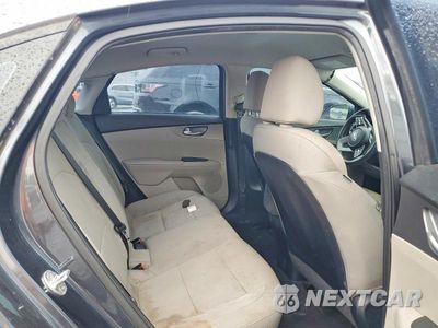 Zdjęcie 10 z 12 samochodu: 2019 KIA FORTE LXS VIN:3KPF24AD7KE014727 - miniatura