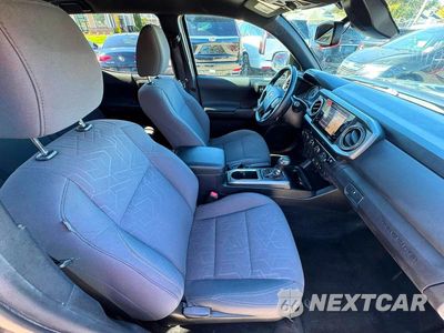 Piąte zdjęcie samochodu w środku: 2019 TOYOTA TACOMA TRD OFF-ROAD VIN:3TMCZ5AN8KM259572 - miniatura