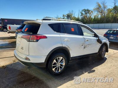 Trzecie zdjęcie samochodu z tyłu: 2017 TOYOTA RAV4 HYBRID XLE VIN:JTMRJREV6HD117583 - miniatura