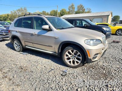 Czwarte zdjęcie samochodu z boku: 2013 BMW X5 XDRIVE35I VIN:5UXZV4C55D0B01159 - miniatura