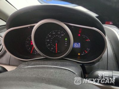 Zdjęcie 9 z 13 samochodu: 2011 MAZDA CX-7 VIN:JM3ER2B55B0377613 - miniatura
