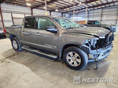 Czwarte zdjęcie samochodu z boku: 2019 NISSAN TITAN SV VIN:1N6AA1EJ4KN527695 - miniatura
