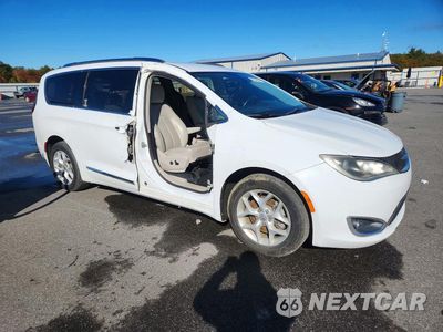 Czwarte zdjęcie samochodu z boku: 2017 CHRYSLER PACIFICA TOURING L PLUS VIN:2C4RC1EG9HR534318 - miniatura