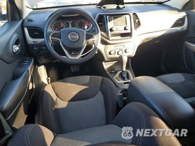 Zdjęcie 8 z 14 samochodu: 2018 JEEP CHEROKEE LATITUDE VIN:1C4PJLCB3JD573883 - miniatura