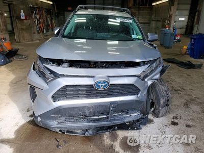 Piąte zdjęcie samochodu w środku: 2024 TOYOTA RAV4 HYBRID XLE VIN:2T3RWRFV5RW188004 - miniatura