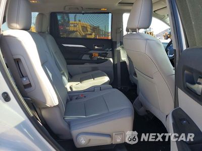Zdjęcie 11 z 14 samochodu: 2019 TOYOTA HIGHLANDER XLE VIN:5TDKZRFHXKS341745 - miniatura
