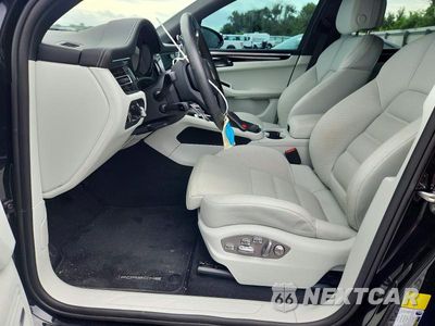 Zdjęcie 7 z 13 samochodu: 2025 PORSCHE MACAN BASE VIN:WP1AA2A58SLB13878 - miniatura