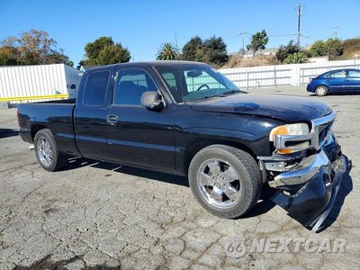 Czwarte zdjęcie samochodu z boku: 2005 GMC NEW SIERRA C1500 VIN:2GTEC19VX51100474 - miniatura