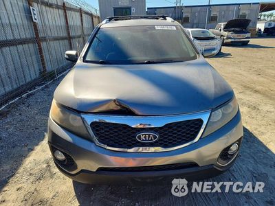 Piąte zdjęcie samochodu w środku: 2012 KIA SORENTO EX VIN:5XYKU3A67CG208960 - miniatura