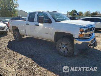 Czwarte zdjęcie samochodu z boku: 2018 CHEVROLET SILVERADO K2500 HEAVY DUTY VIN:1GC2KUEG0JZ240615 - miniatura