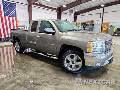 Czwarte zdjęcie samochodu z boku: 2013 CHEVROLET SILVERADO C1500 LT VIN:1GCRCSE04DZ302301 - miniatura