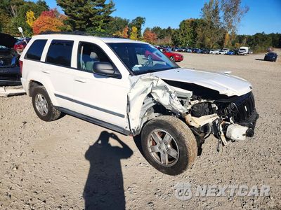 Czwarte zdjęcie samochodu z boku: 2007 JEEP GRAND CHEROKEE LAREDO VIN:1J8GR48K17C606085 - miniatura