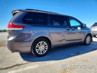 Trzecie zdjęcie samochodu z tyłu: 2013 TOYOTA SIENNA XLE 8-PASSENGER VIN:5TDYK3DC7DS351560 - miniatura