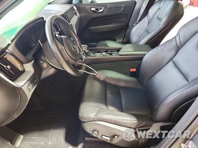 Zdjęcie 7 z 13 samochodu: 2020 VOLVO XC60 T6 MOMENTUM VIN:YV4A22RK1L1513932 - miniatura