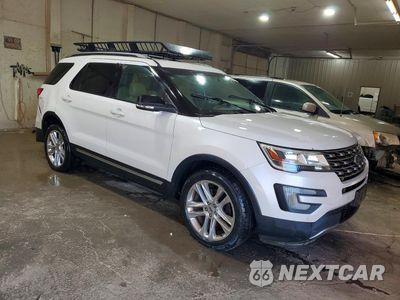 Czwarte zdjęcie samochodu z boku: 2017 FORD EXPLORER XLT VIN:1FM5K8D8XHGA70618 - miniatura