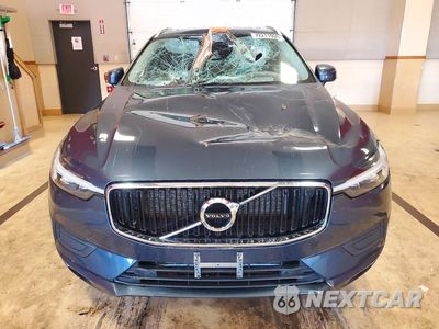 Piąte zdjęcie samochodu w środku: 2021 VOLVO XC60 T6 MOMENTUM VIN:YV4A22RK5M1770576 - miniatura
