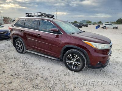 Czwarte zdjęcie samochodu z boku: 2016 TOYOTA HIGHLANDER XLE VIN:5TDKKRFH3GS136800 - miniatura