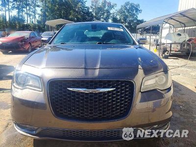 Piąte zdjęcie samochodu w środku: 2019 CHRYSLER 300 S VIN:2C3CCABG6KH708213 - miniatura