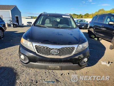 Piąte zdjęcie samochodu w środku: 2013 KIA SORENTO LX VIN:5XYKTDA6XDG376862 - miniatura