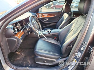 Zdjęcie 7 z 12 samochodu: 2017 MERCEDES-BENZ E 300 4MATIC VIN:WDDZF4KB8HA102038 - miniatura